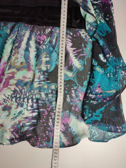 Платье Bebe яркое 42 размер