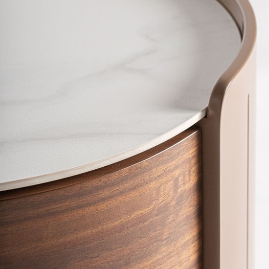 Тумбочка прикрованая Giswil