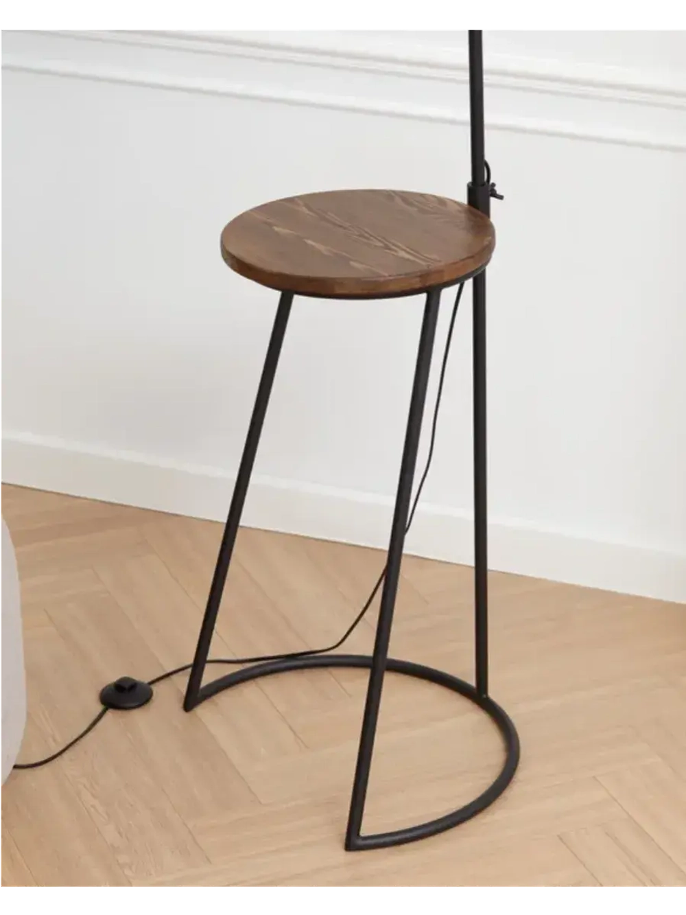 Торшер напольный с абажуром в гостиную современный