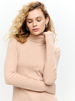 Карамельная водолазка в рубчик