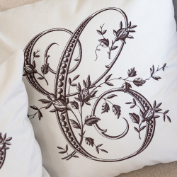 Арт-подушка Объект мечты Монограмма буквы C