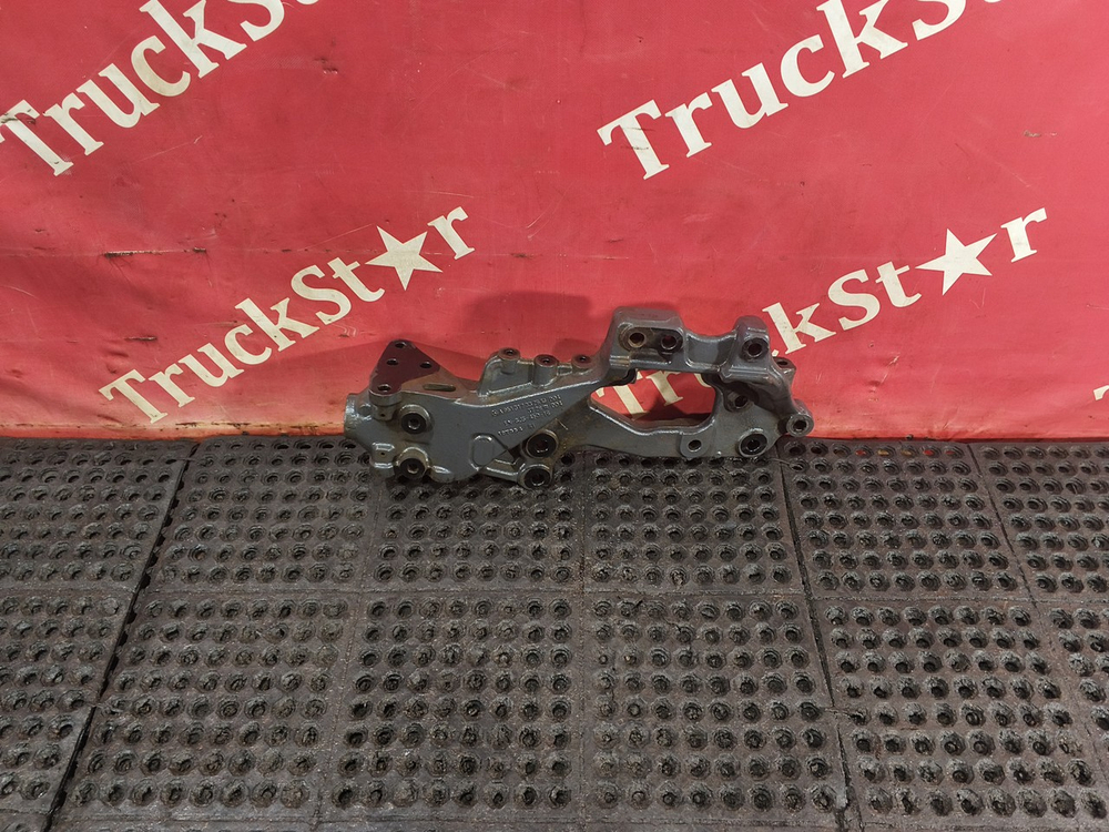 Кронштейн усилителя бампера левый 2019г