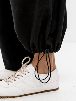 Черные спортивные брюки Рокки