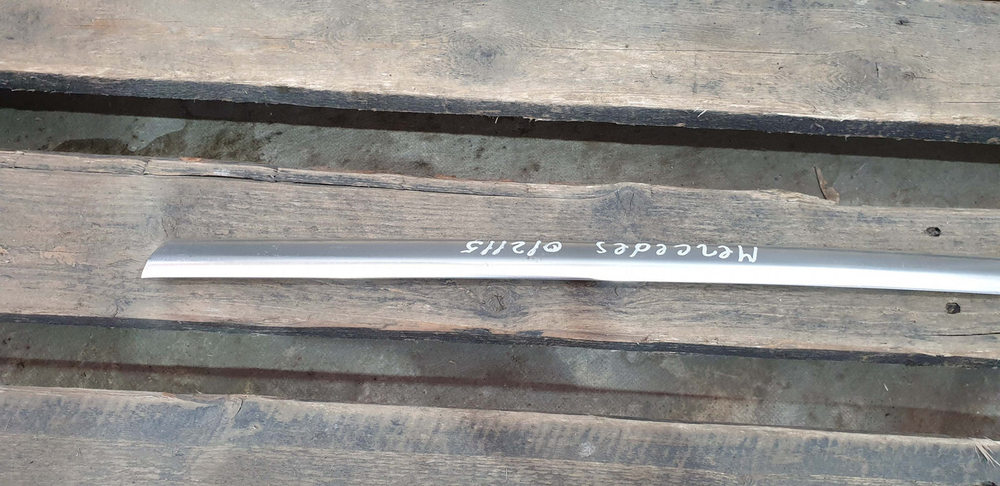 Накладка стекла заднего правого Mercedes GLC (X253) 15-нв Б/У Оригинал A2536700222