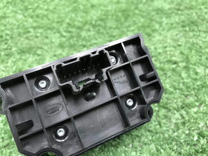 Кнопка ручного тормоза LR Discovery Sport (19-нв)