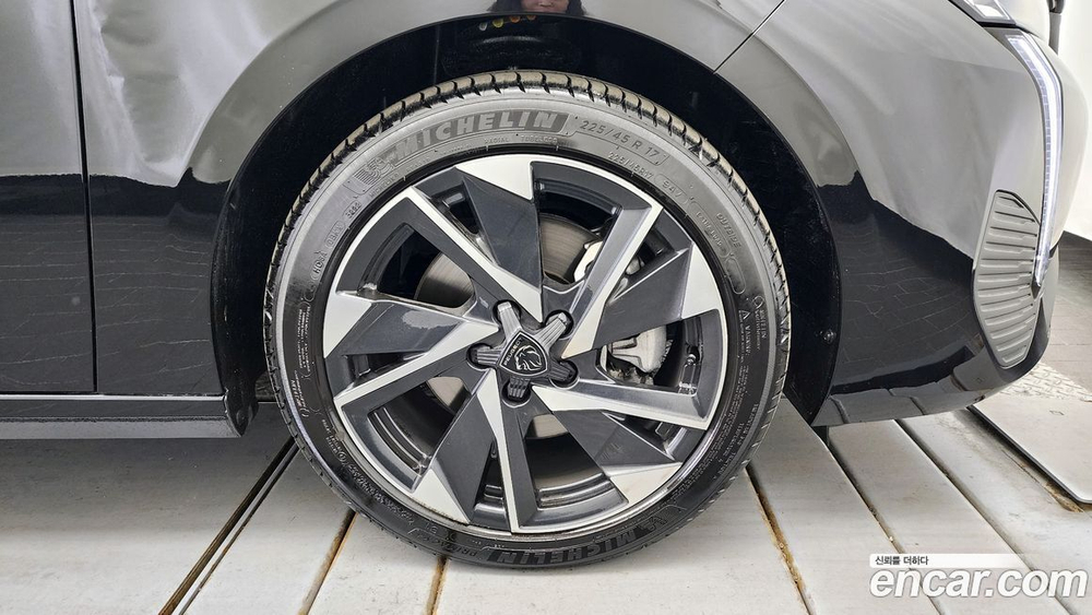 Peugeot 308 3 Generation 1.5 BlueHDi 알뤼르 (12.2023)