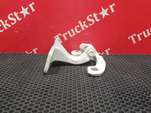 Петля двери верхняя левая 2023г