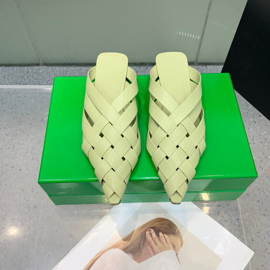 Bottega Veneta Alfie Slipper