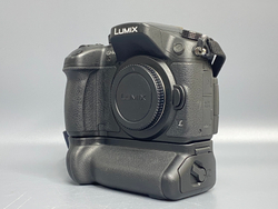 Panasonic Lumix DMC-GH4 + бат. блок