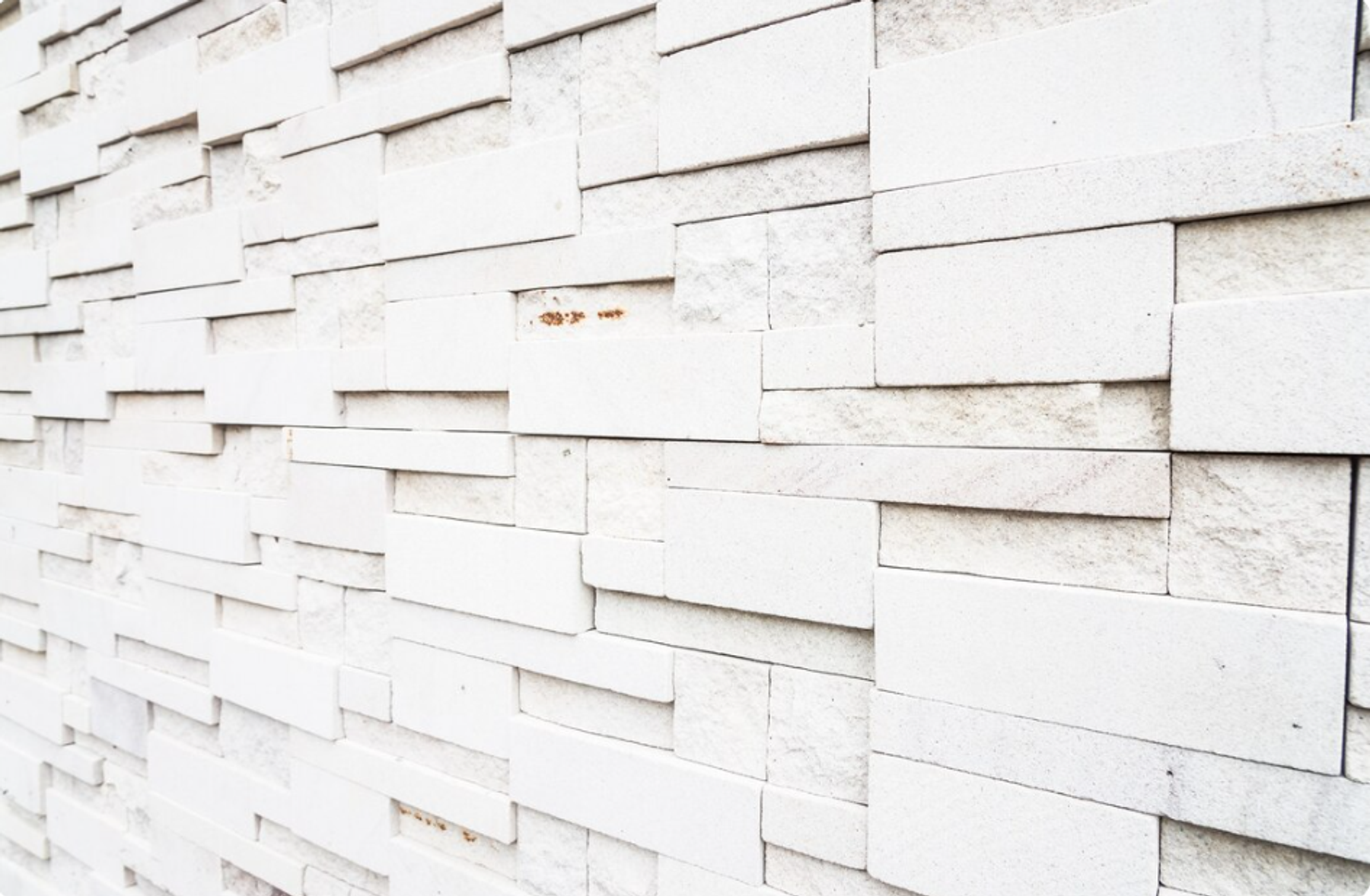 Фасадная плитка под камень: имитация природных материалов в современной архитектуре