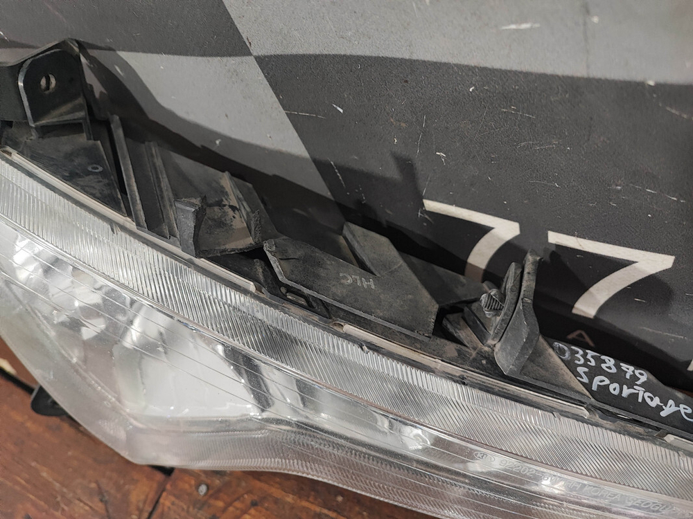 ПТФ передняя правая Kia Sportage 3 (SL) 10-16 Б/У Оригинал 922023W000