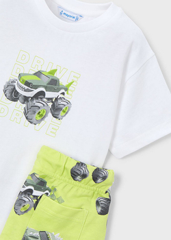 футболка с шортами