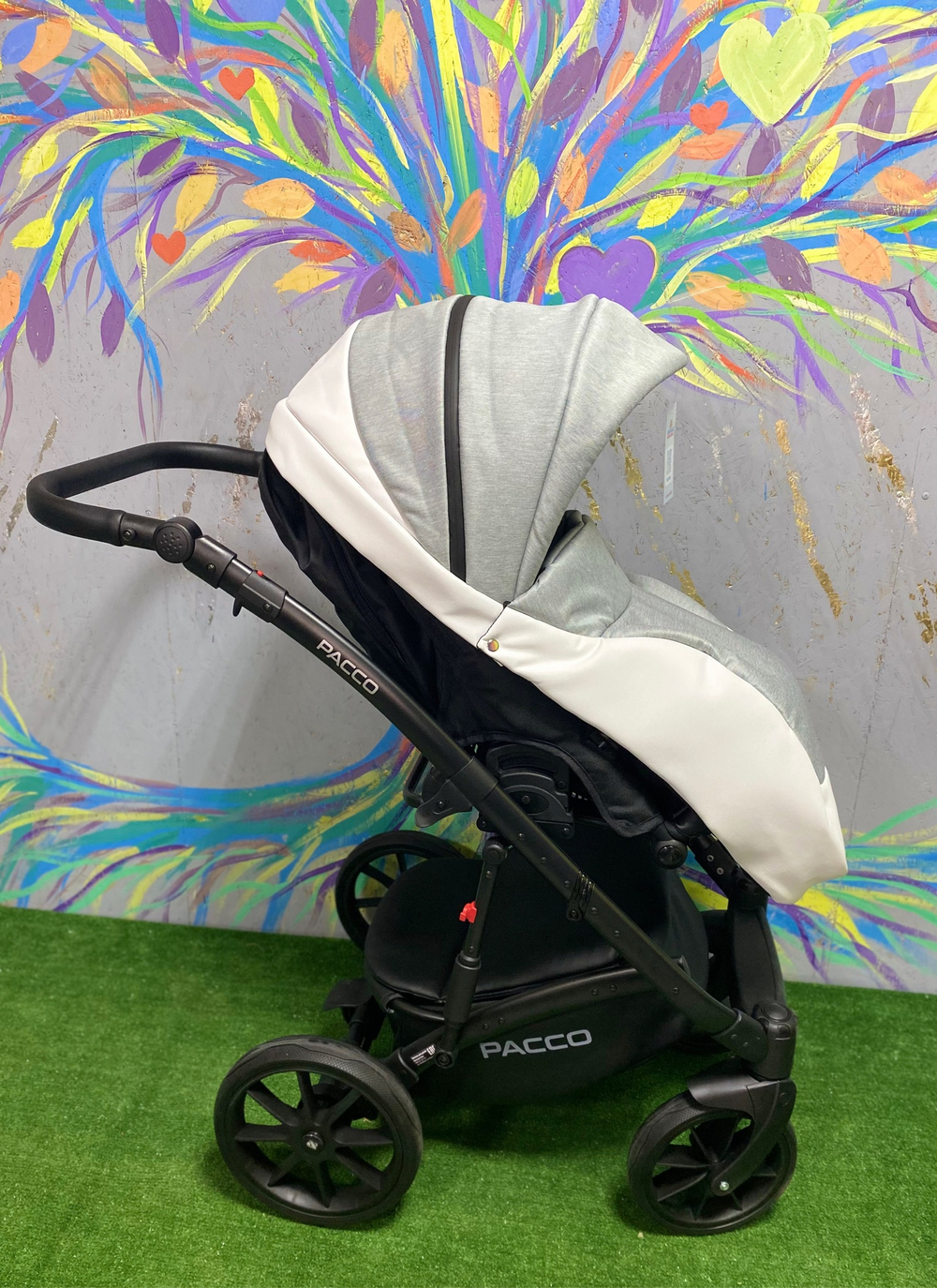 Коляска  PACCO (2 в 1) (RIKO BASIC) 05 Grey Fox (серый-белый)