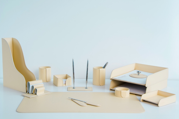 Настольный набор 13 предметов из кожи цвет слоновая кость №39