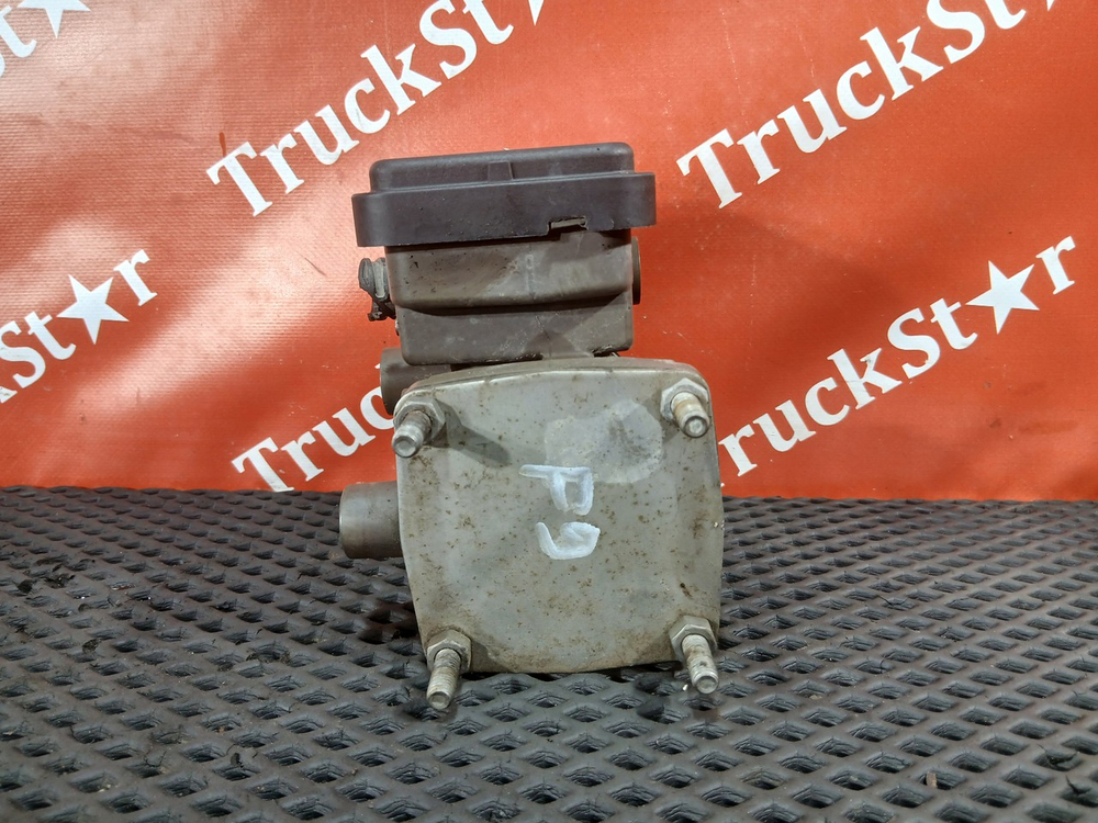 Кран управления тормозами прицепа 2023г.