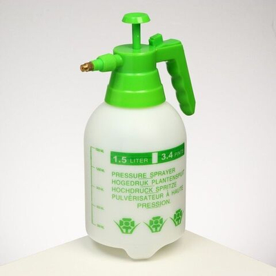 Помповый опрыскиватель (объем 1,5 литра) (Цвет: не задано)