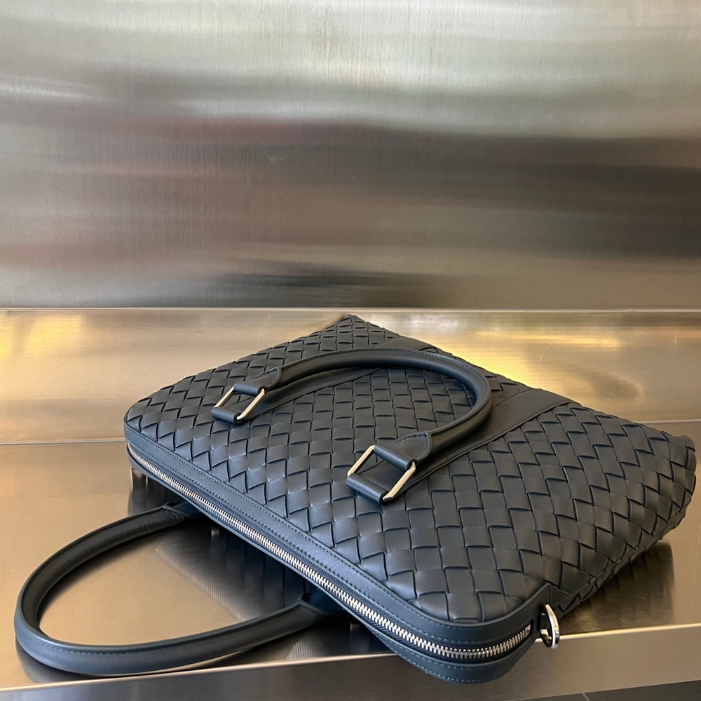 Bottega Veneta Slim Briefcase 36 cm