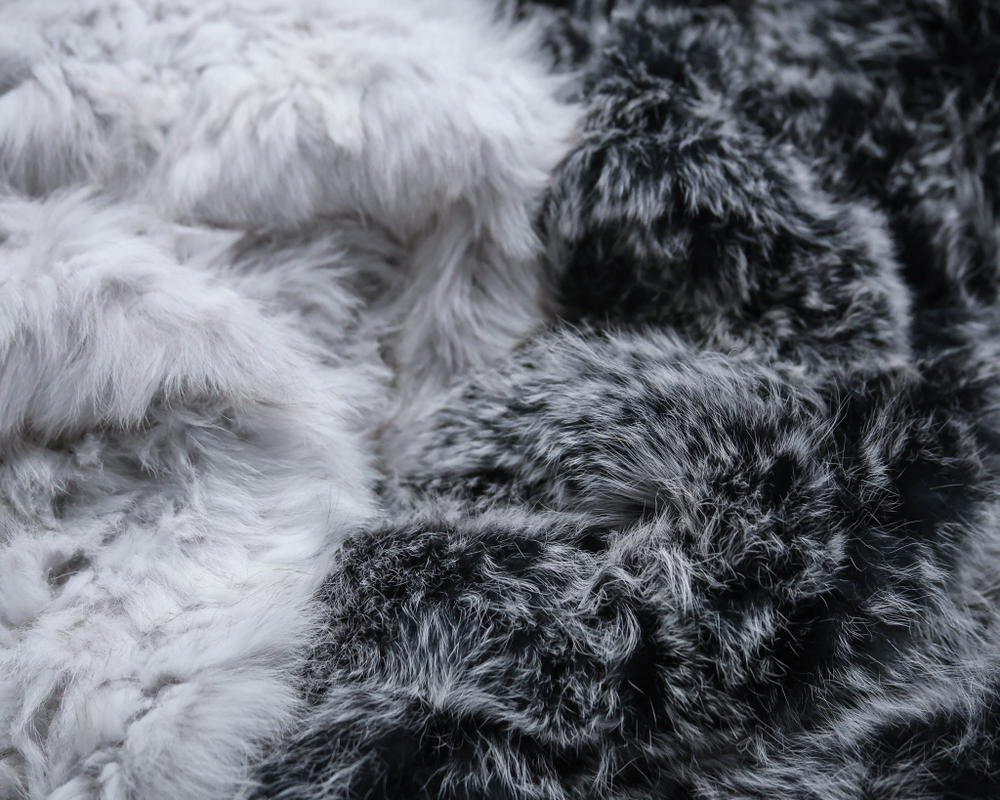 Вязаный плед из натурального меха песца 200*150 см (черный с белыми кончиками)