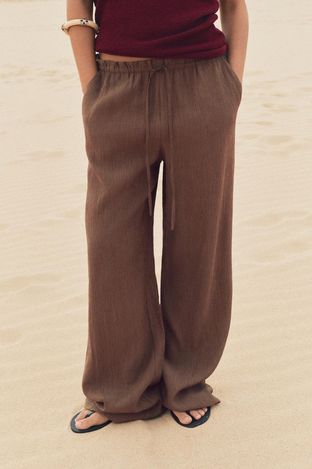 ZARA БРЮКИ ИЗ ТКАНИ С РЕЛЬЕФНЫМ УЗОРОМ, ШОКОЛАДНО-КОРИЧНЕВЫЙ