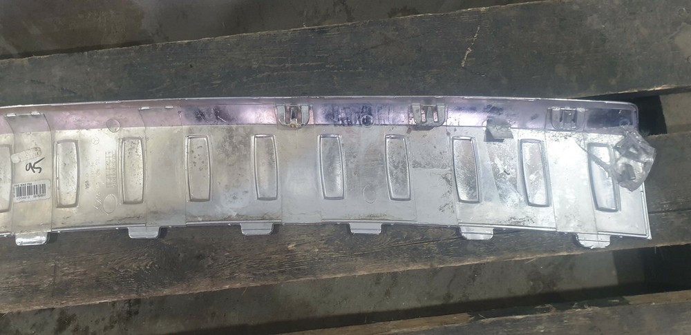 Накладка заднего бампера Mercedes GL (X166) 12-16 Б/У Оригинал A1668840190