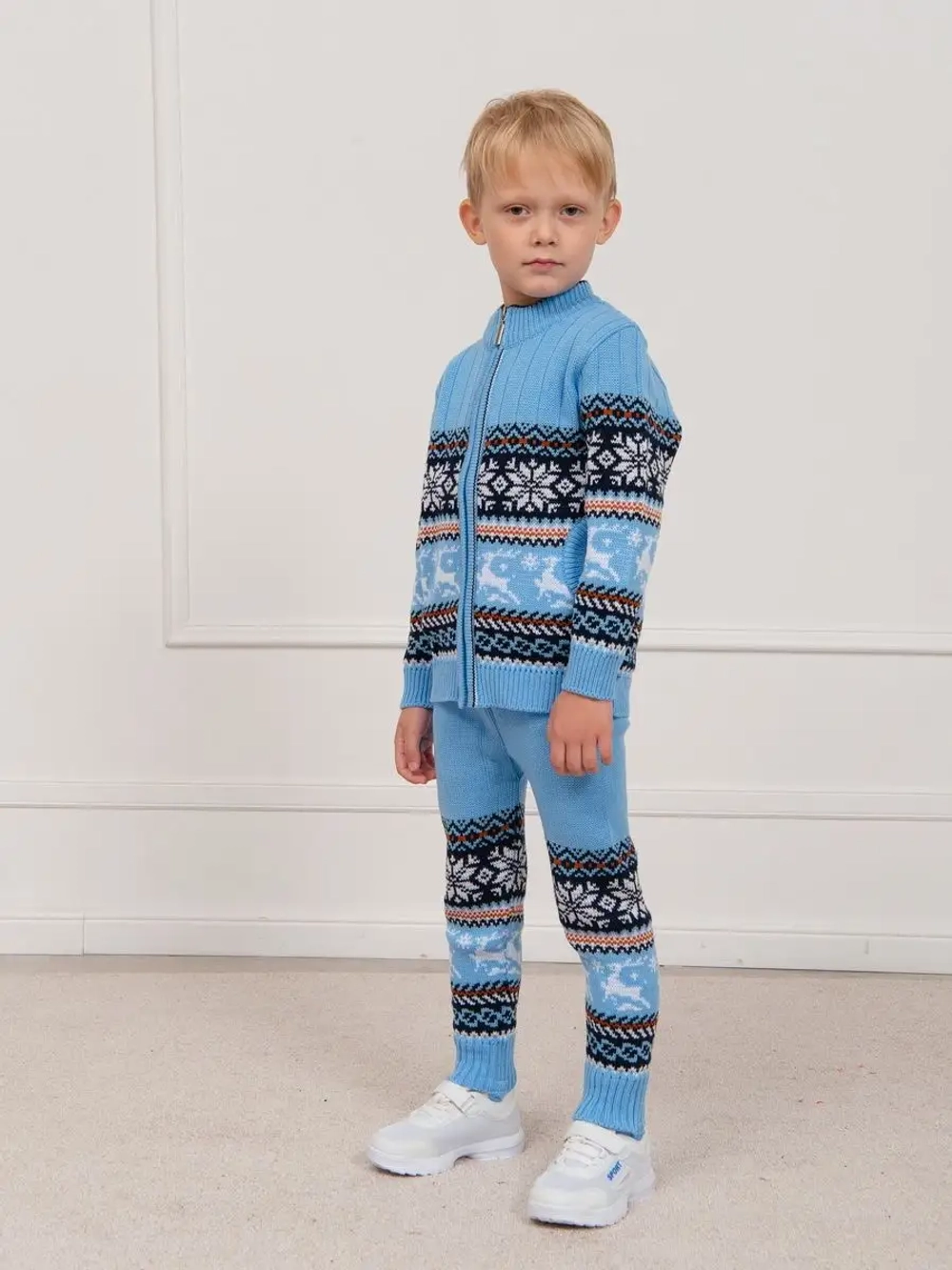 Кофта вязаная на молнии