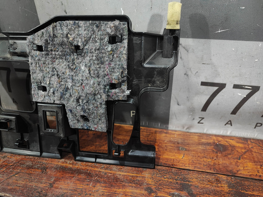 Накладка торпедо левая Toyota Land Cruiser 200 07-15 Б/У Оригинал 5560660080