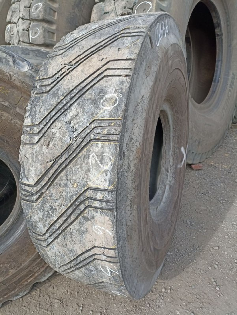 18.00R25 Bridgestone VSMS шина б/у
