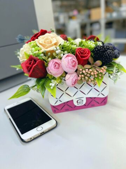 Букет “Фуксия с ягодами”