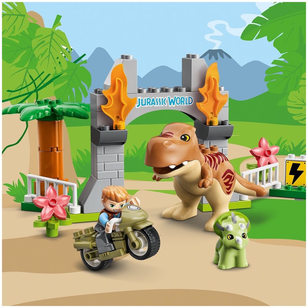 Конструктор LEGO DUPLO Jurassic World 10939 Побег динозавров: тираннозавр и трицератопс