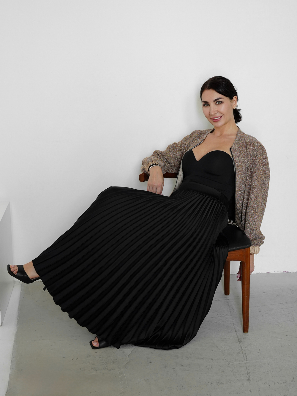 Юбка плиссе макси из сатина в черном