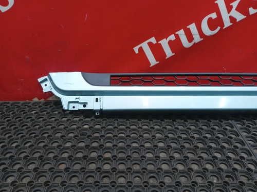 Решетка бампера 2024г