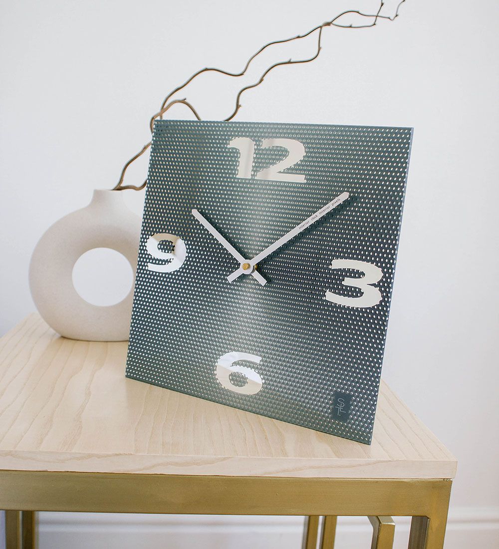 Салют SLT- 94 Часы настенные в стиле модерн «GRAY GRID»