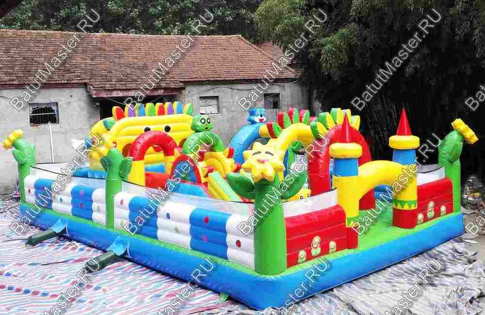 Коммерческий надувной батут "Радужный город" 12*6*3 м