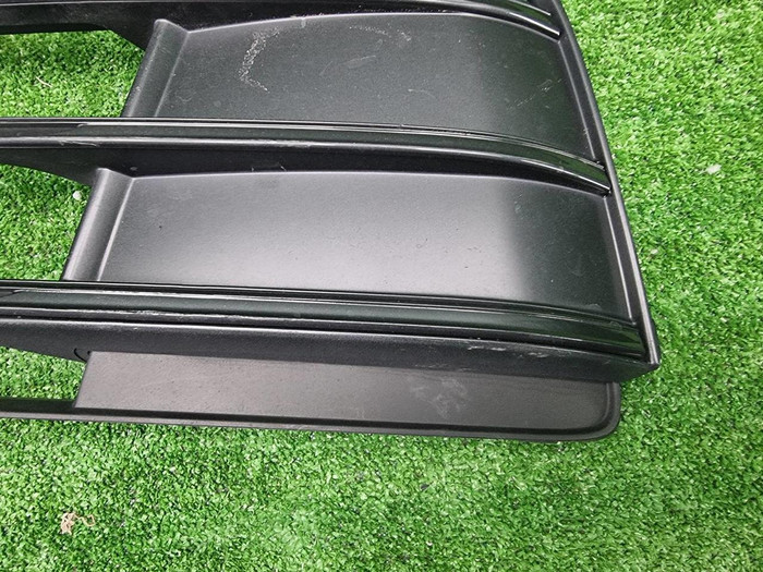 Решетка переднего бампера левая Audi SQ5 2 (17-20)