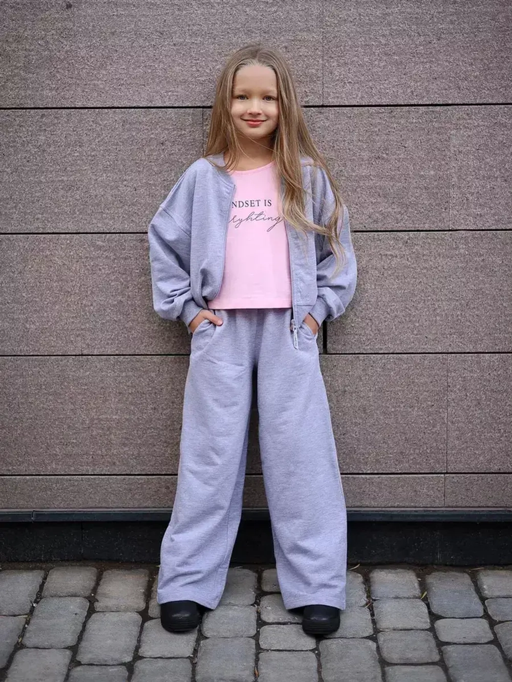 Спортивный костюм для девочки в школу
