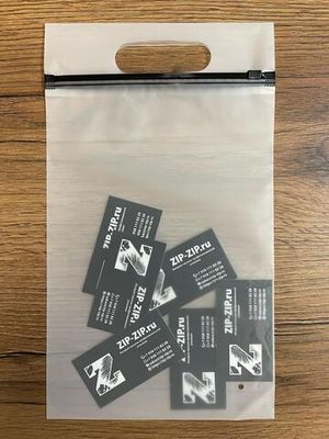 Пакет слайдер с черным бегунком и вырубной ручкой матовый 20*30 см 80 мкм