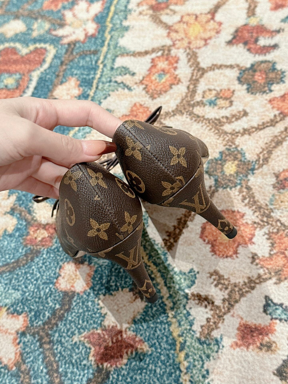 Louis Vuitton Pump (4 colors)