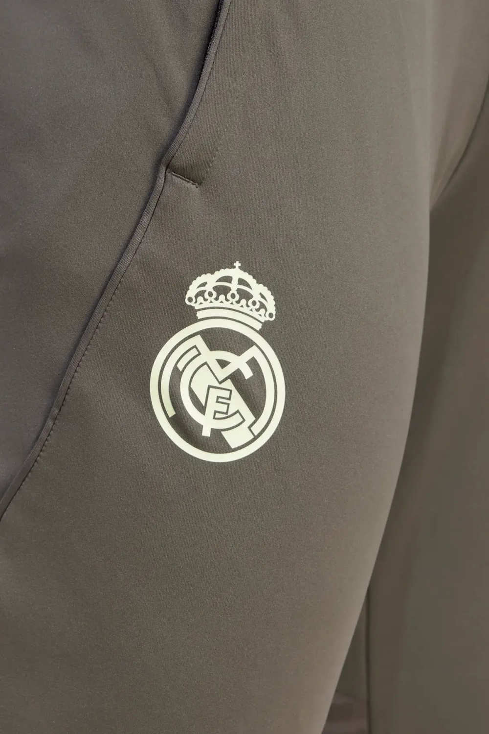 Штаны adidas Real Madrid 25/26 Competition Training - размер M