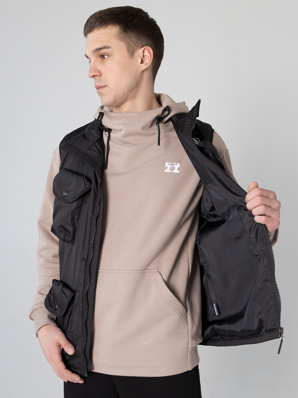 Жилет утепленный с карманами Город Горький