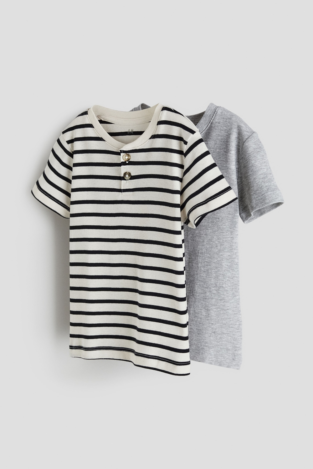 2 упаковки футболок henley