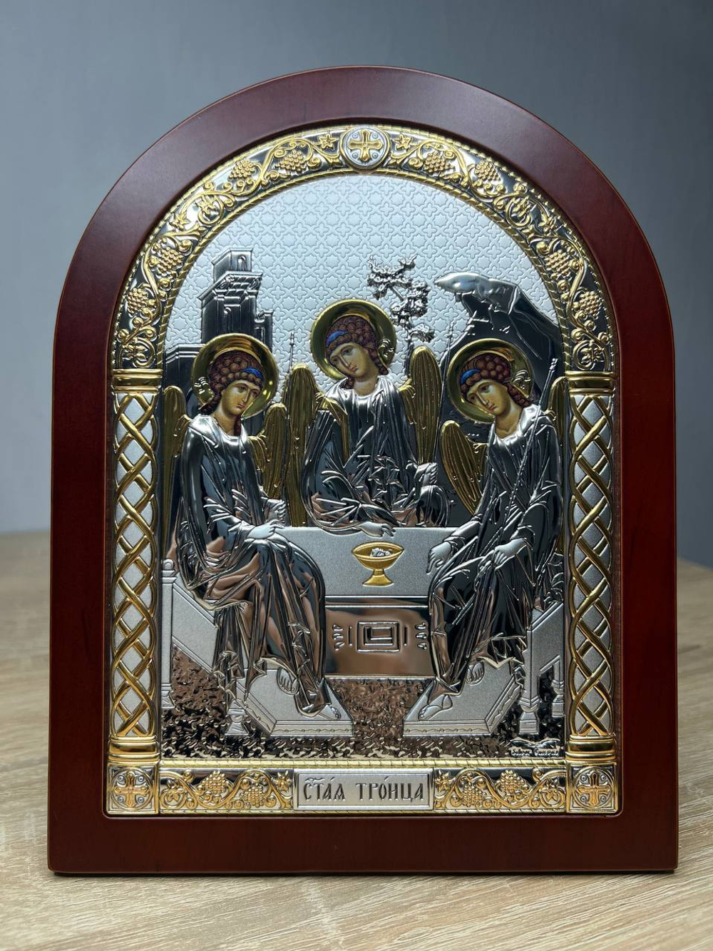 Св. Троица, икона арочная, красное дерево 175х225