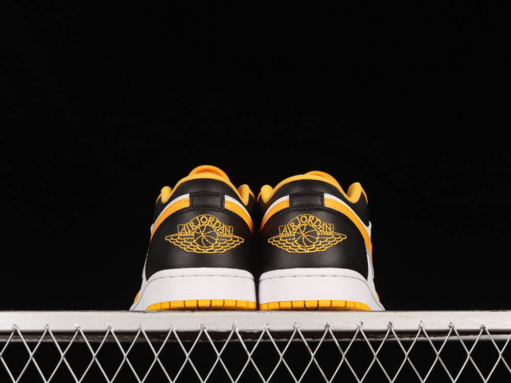 Jordan 1 Low Taxi