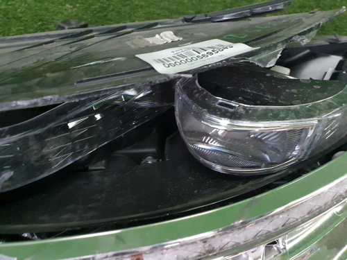 Битая Фара левая Genesis G80 2 (2020-2024) LED