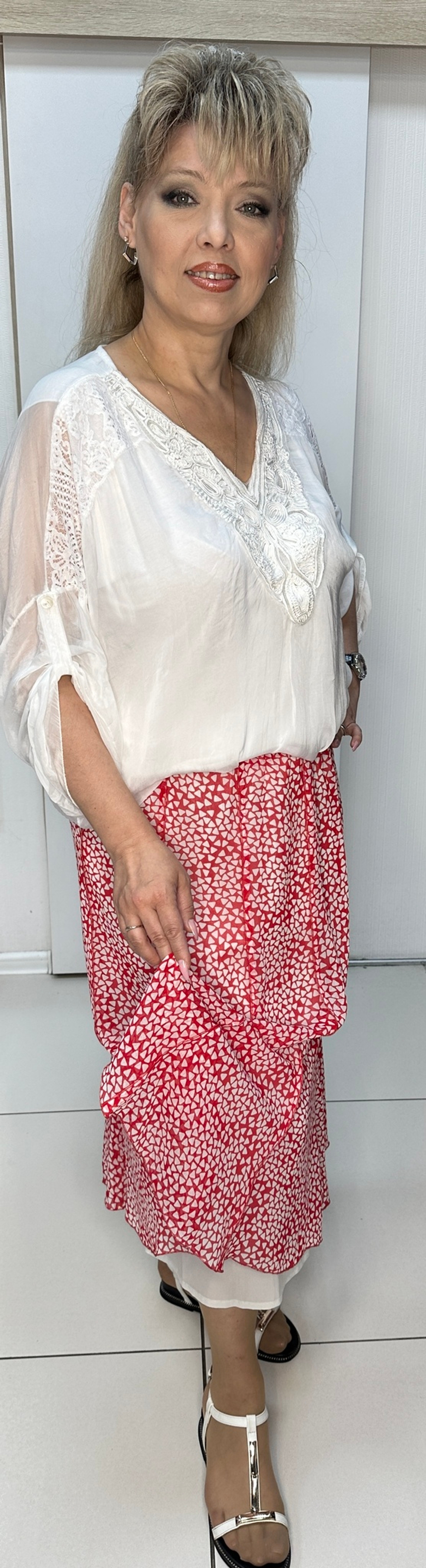 Немецкая, шифоновая, красно-белая юбка