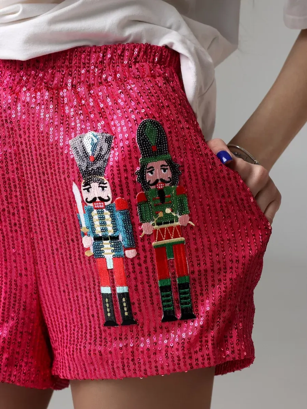 Шорты с пайетками летние