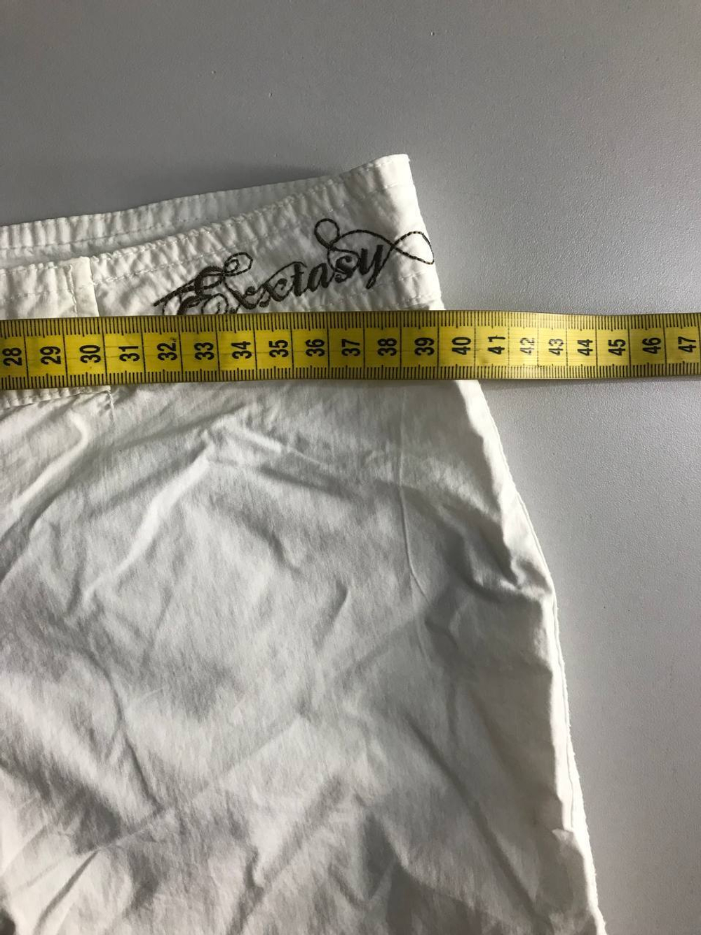 Шорты светлые, маркировка 36, визуально 42 размер