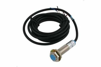 INNOCONT Индуктивный датчик, M12x1, L=61 мм, экранированный, зона срабатывания 2 мм, -25 +60 С, 12…24 VDC, IP65, выход: PNP NO, макс. ток 200 мА, кабель 2 м SL-12P2C