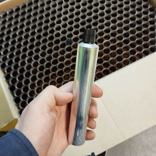 Тюбик 50 мл алюминиевый серебро с черной крышкой