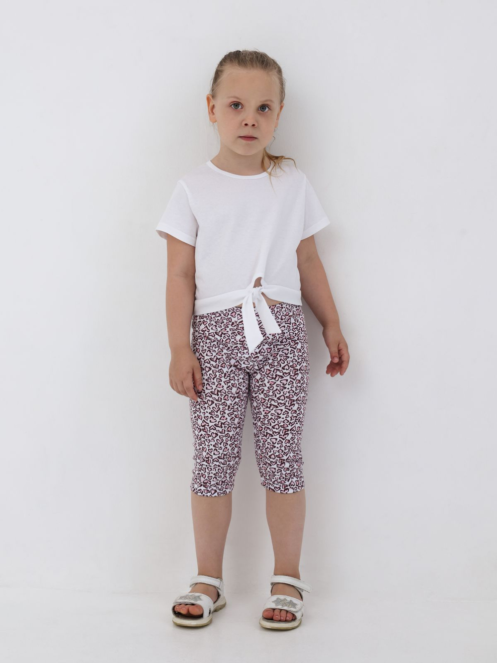 Бриджи для девочки, модель №1, рост 122 см, с принтом "сердечки"