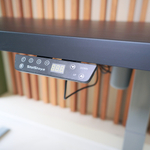 Регулируемый компьютерный стол Motor UP с регулировкой по высоте — столешница МДФ черный